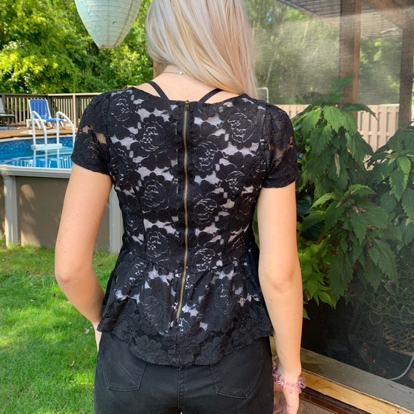 Monteau peplum black lace top - Picture 2 of 2